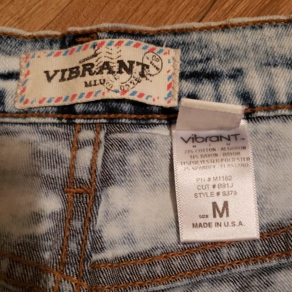 Shorts - Picture 4 of 4